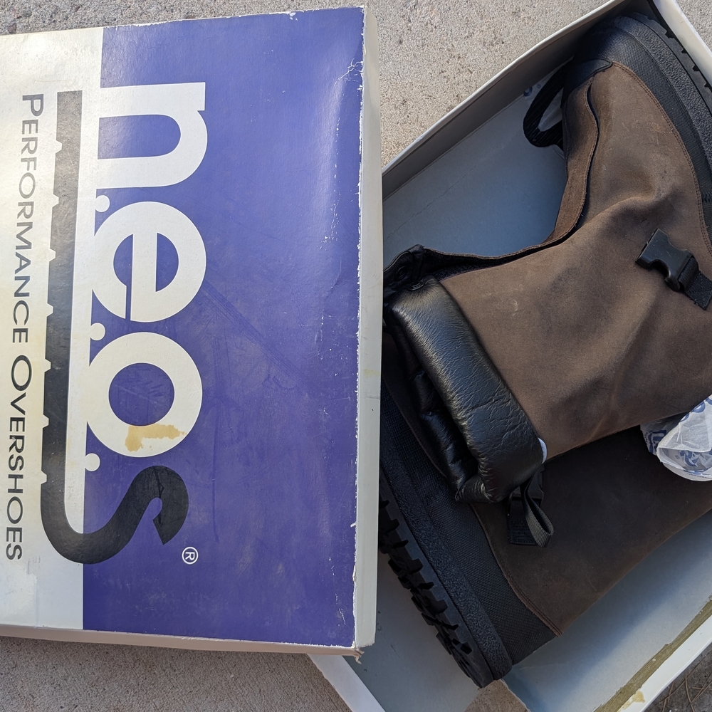 Neos Men's Brown Leather Waterproof Overshoes NEW